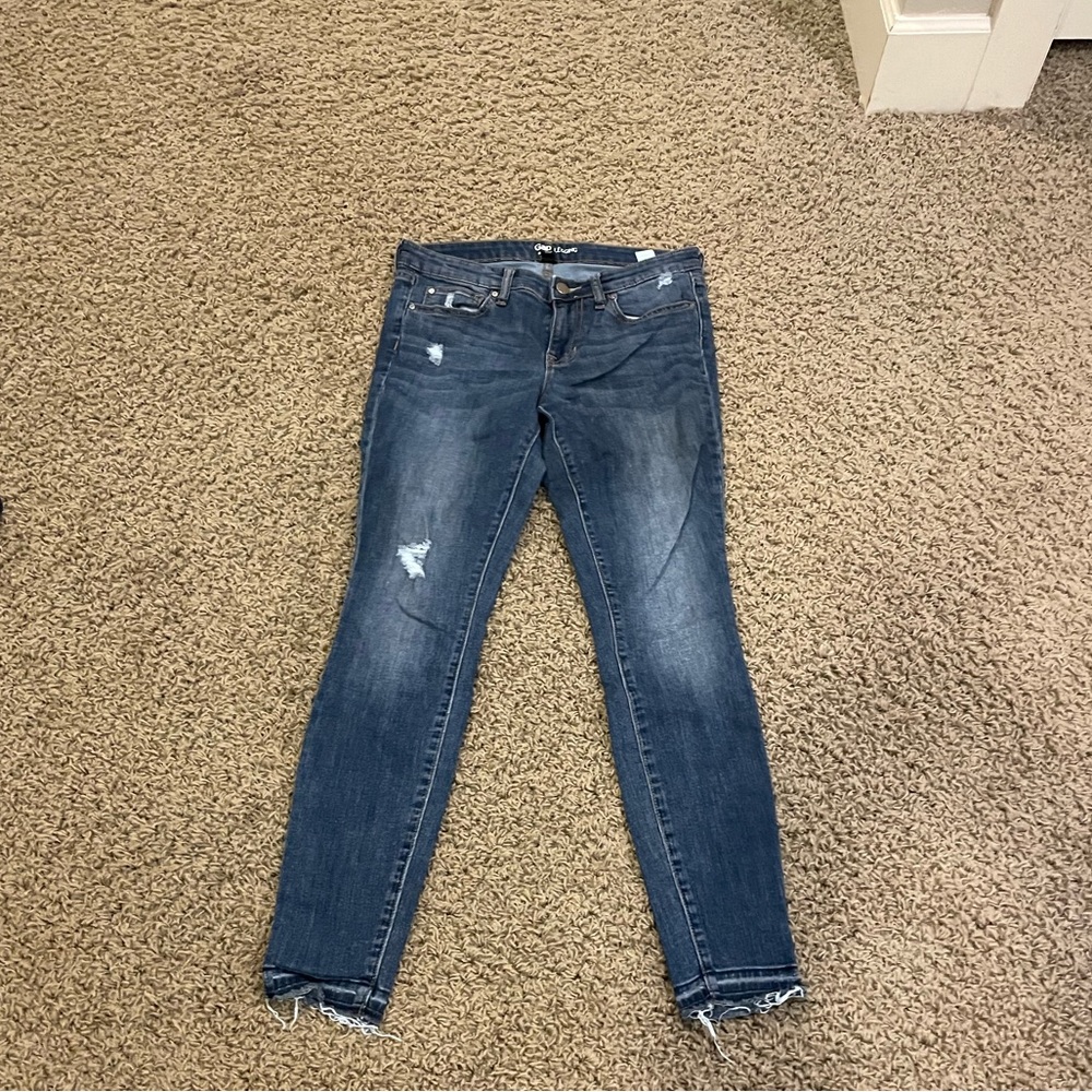 Blue Gap Jeggings with Single Rip